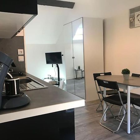 Apartamento Studio Du Chateau Champs-Sur-Marne Exterior foto